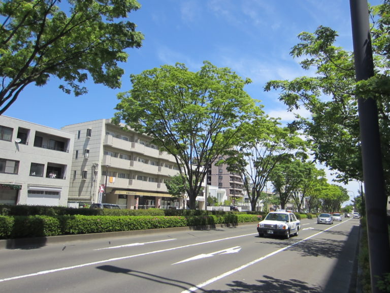 建物前の通路